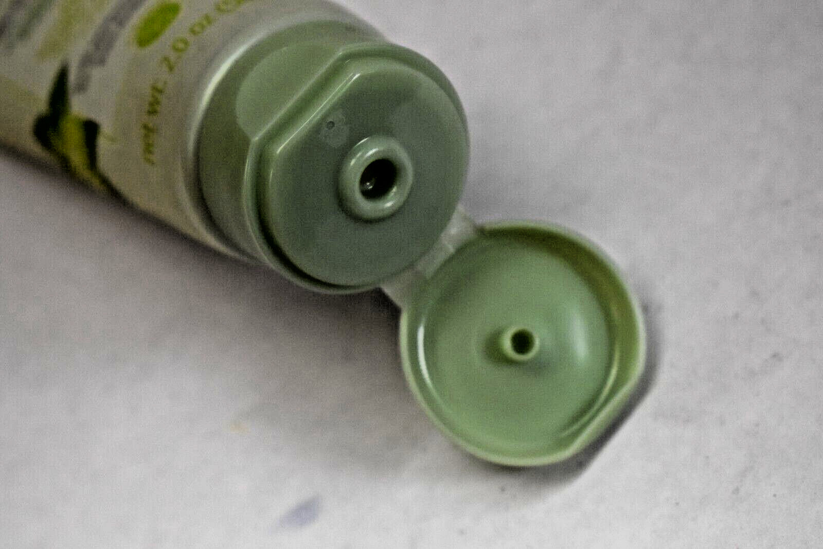 Aveeno Positively Radiant Skin Brightening Daily Scrub 2 oz each Lot of 4 New